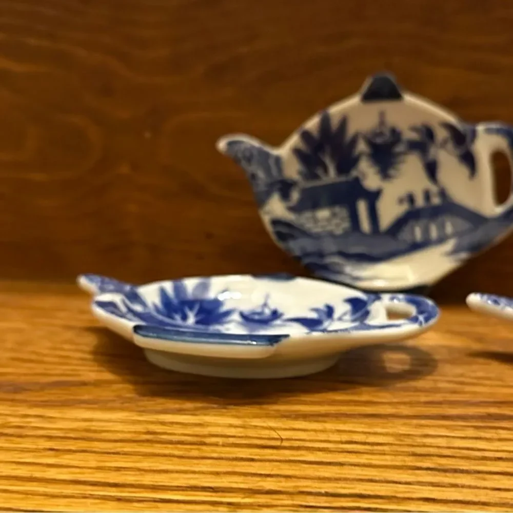 Vintage HIC Japan Blue and White Willow Teapot Shaped Dish teabag or spoon plate